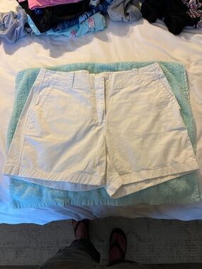 Vineyard Vines Women's White Chino Bermuda Shorts